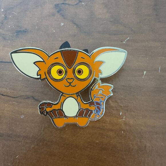 SEE PHOTOS Veefriends Road to Veecon Amped Aye Aye Green Ice Sticker + Core Pin - Picture 3 of 11